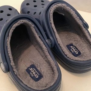 Crocs women’s size 6 Men’s size 4